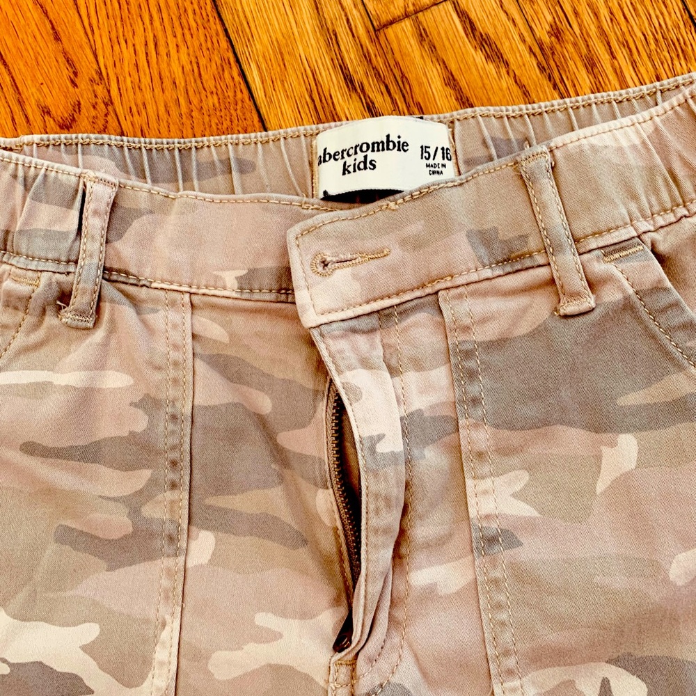 Kids Abercrombie khaki pants